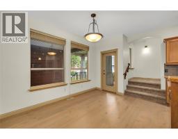 Full ensuite bathroom - 5438 Farron Street, Kelowna, BC V1W5A6 Photo 12
