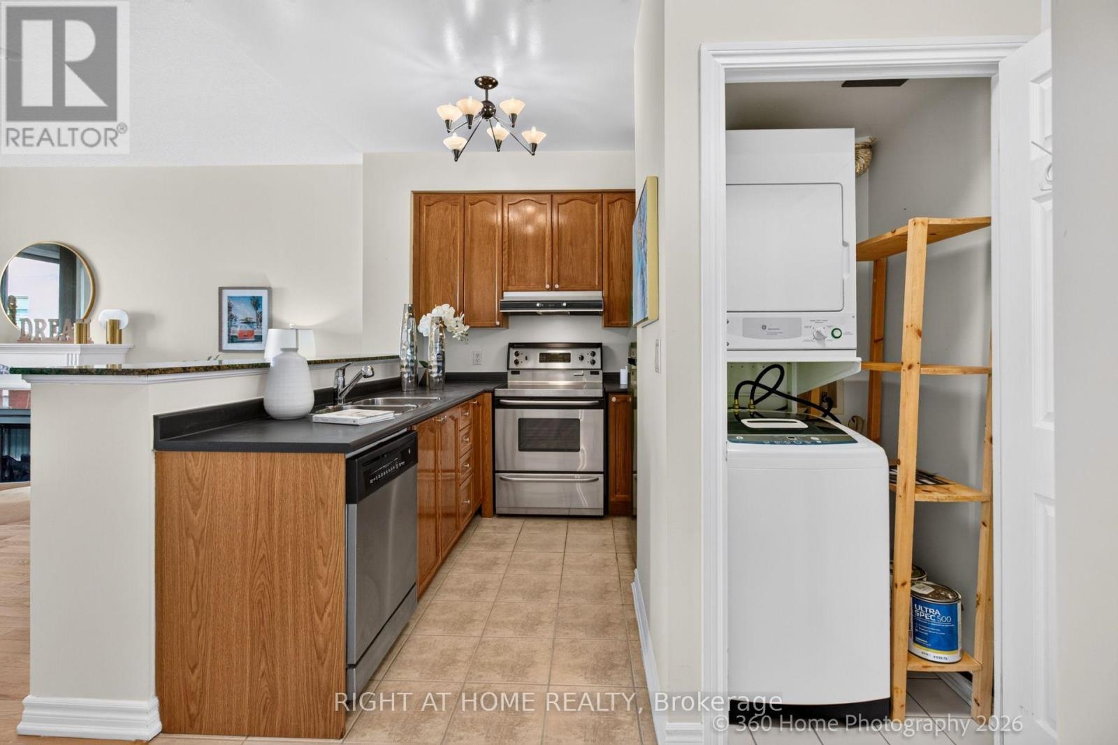 #PH2 16 DALLIMORE CIRCLE - 22