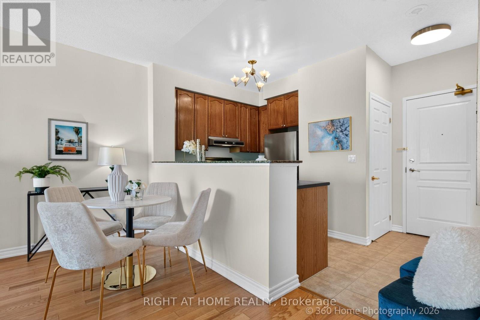 #PH2 16 DALLIMORE CIRCLE - 21