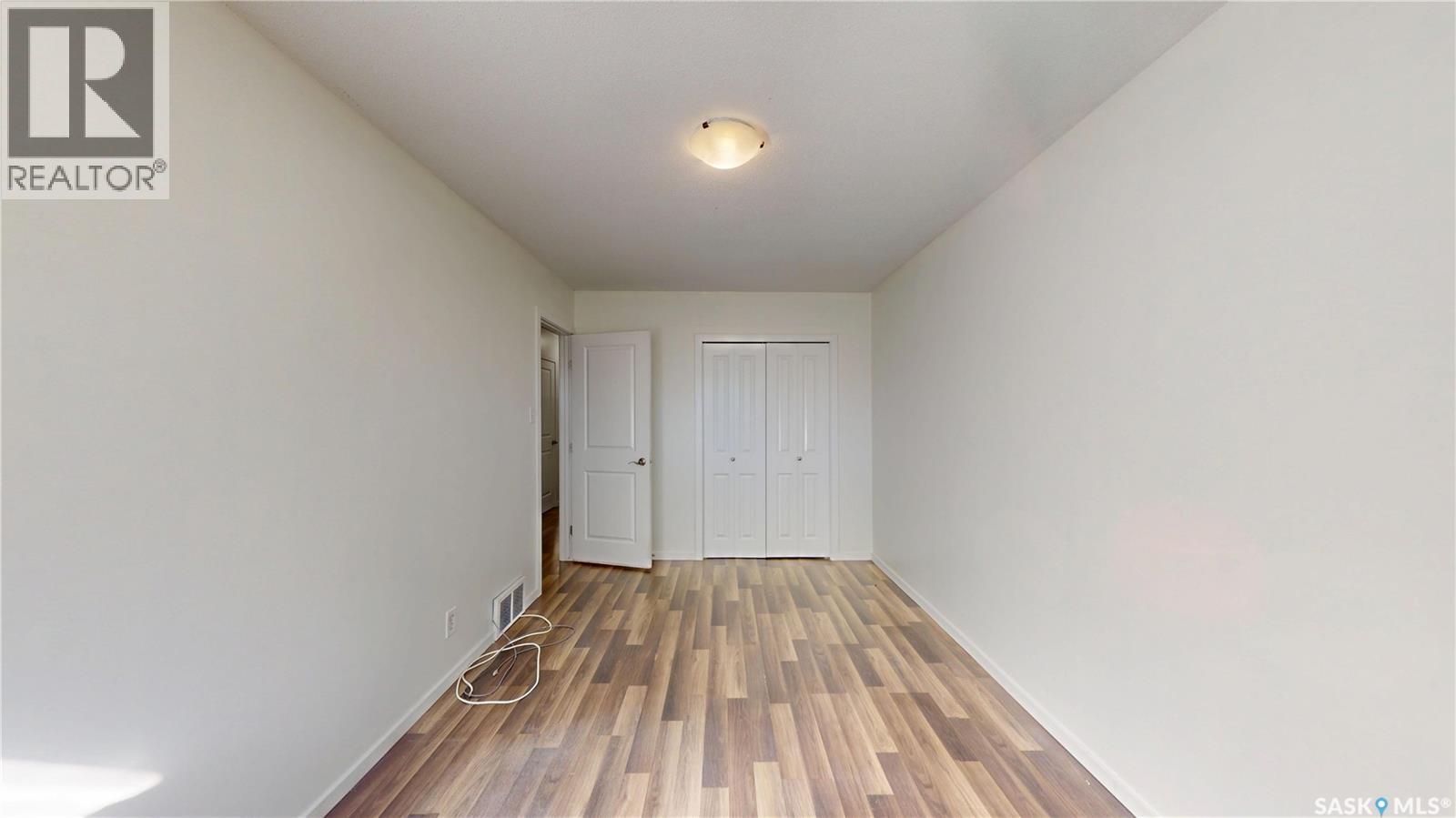 4 Carleton DRIVE - 13