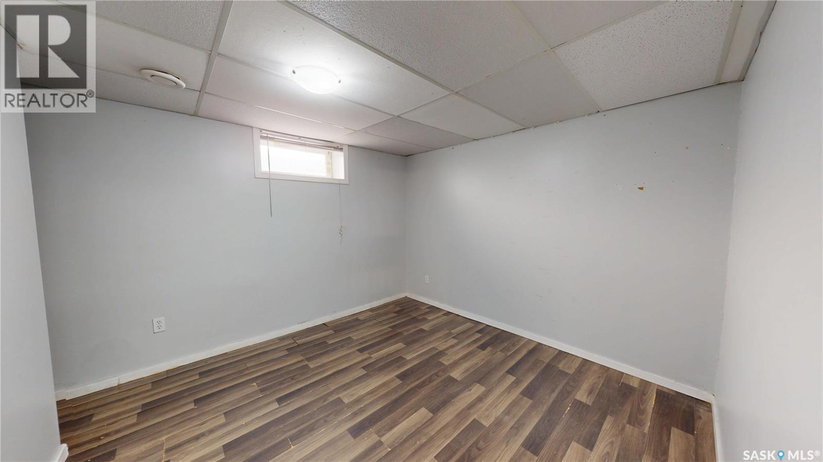 4 Carleton DRIVE - 23