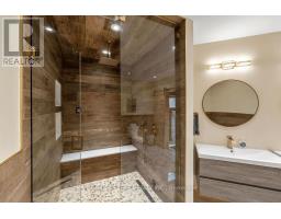 1092 South Clear Lake Road, Bracebridge, ON P1L1X1 Photo 28