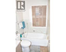 9526 86 Avenue, Peace River, AB T8S1G5 Photo 23