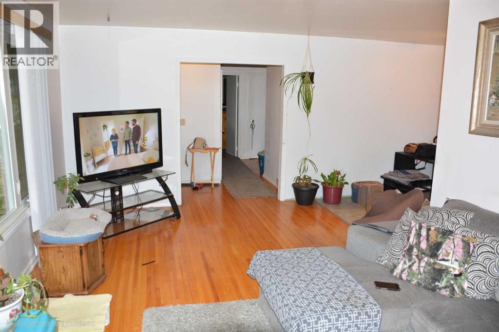 9526 86 Avenue - 7