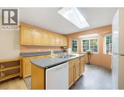 3pc Bathroom - 2457 Centennial Drive, Blind Bay, BC V0E1H2 Photo 8