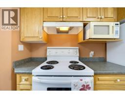Kitchen - 2457 Centennial Drive, Blind Bay, BC V0E1H2 Photo 11