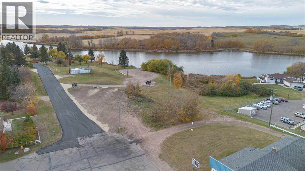 Listing photo – 4812-4816 50 Street, Alix