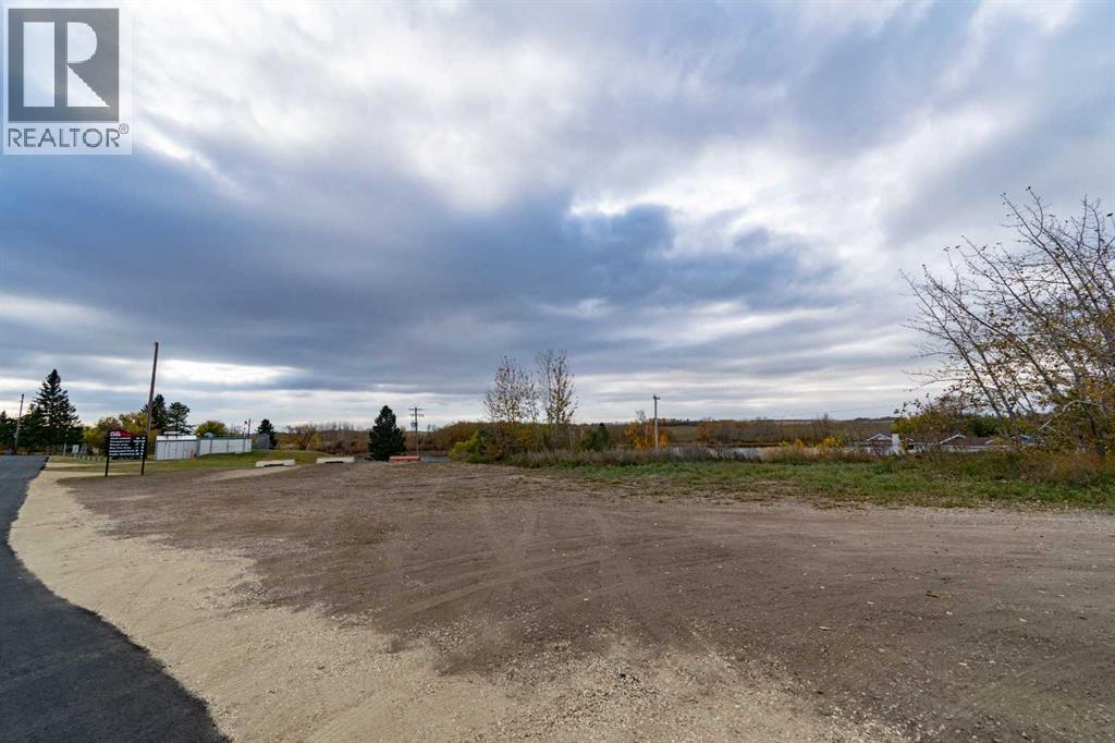 Listing photo – 4812-4816 50 Street, Alix