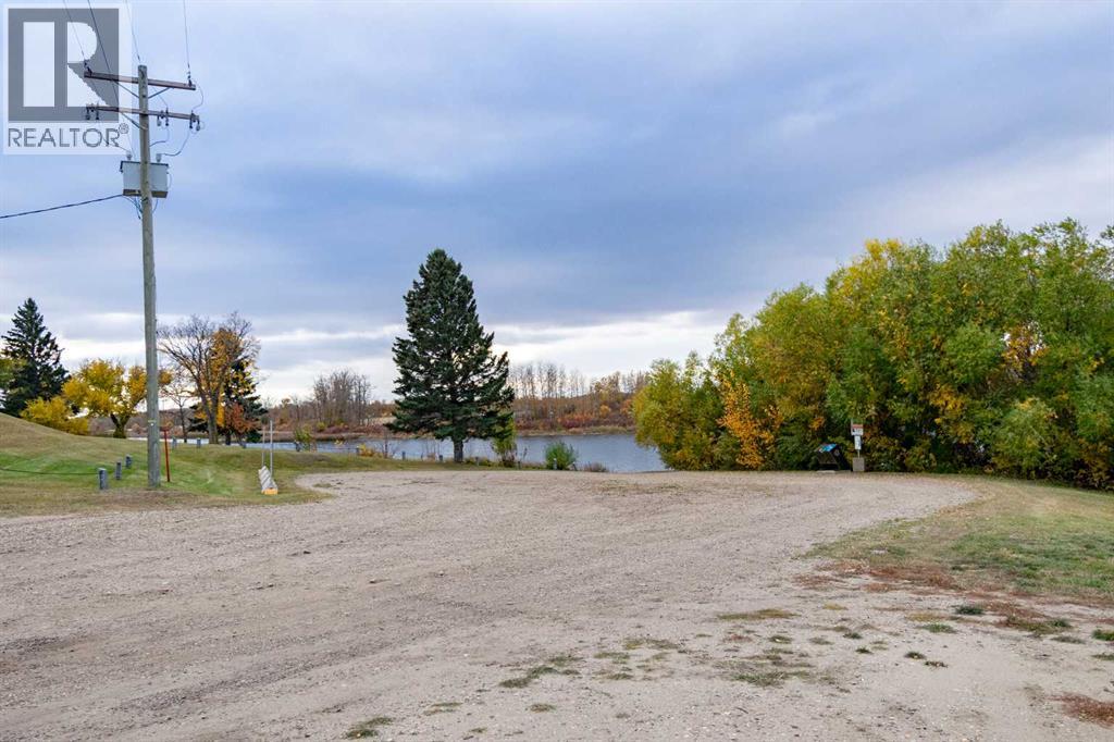 Listing photo – 4812-4816 50 Street, Alix