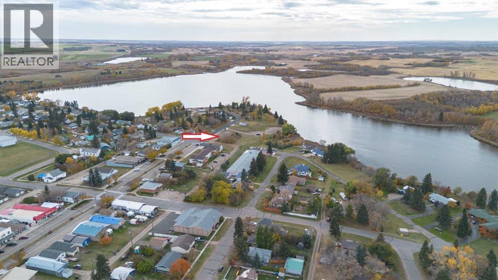 Listing photo – 4812-4816 50 Street, Alix