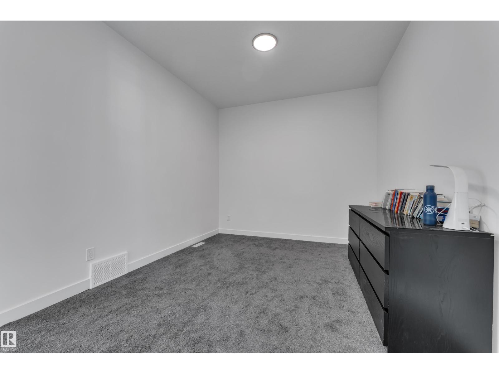 #4323 66 ST - 20