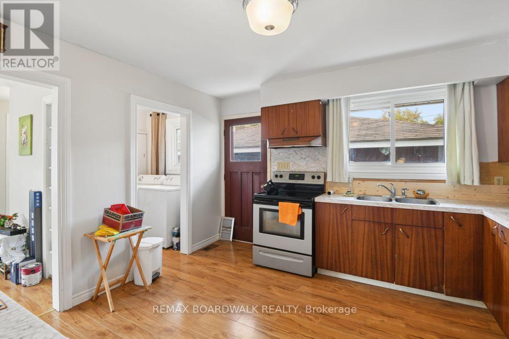 4 DAVIDSON STREET W - 15