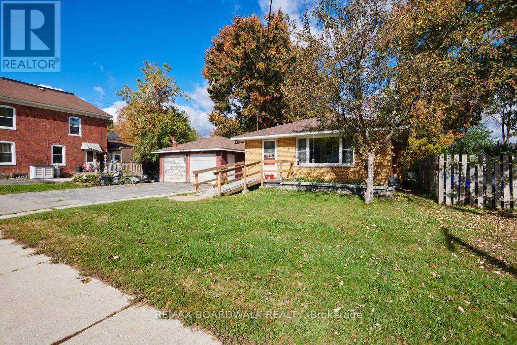 4 DAVIDSON STREET W - 2