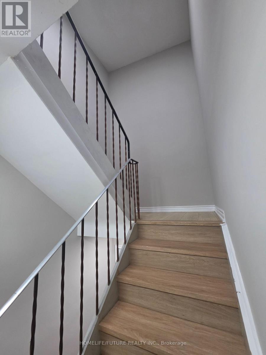 2983 Lawrence Avenue East, Toronto, ON photo 4
