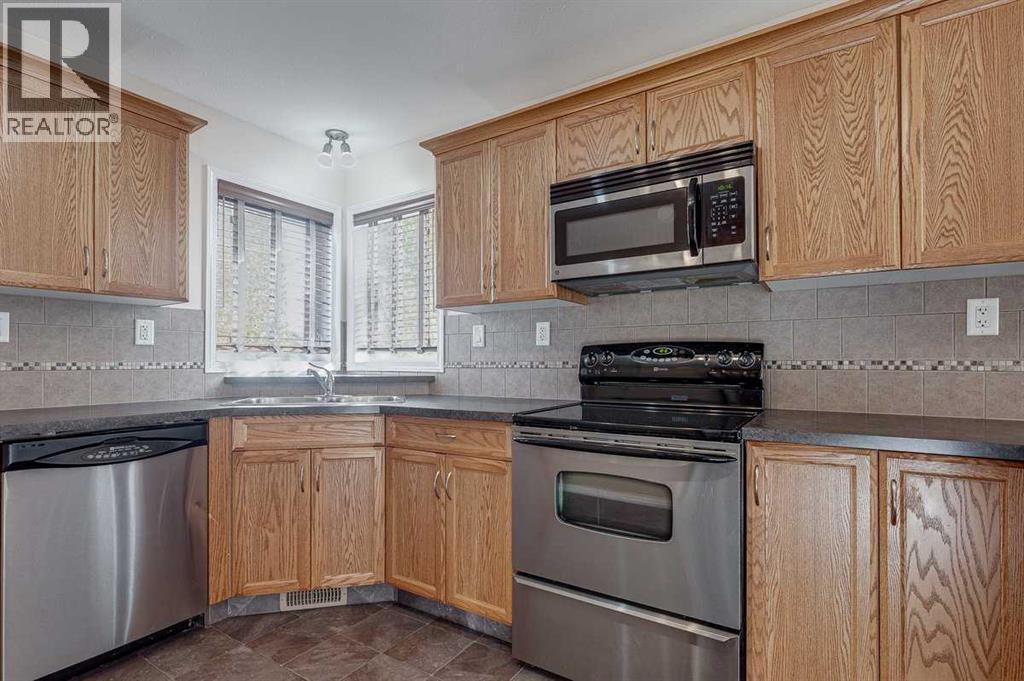 48 Vanson Close - 3