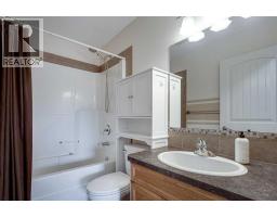 Kitchen - 48 Vanson Close, Red Deer, AB T4R0G6 Photo 10