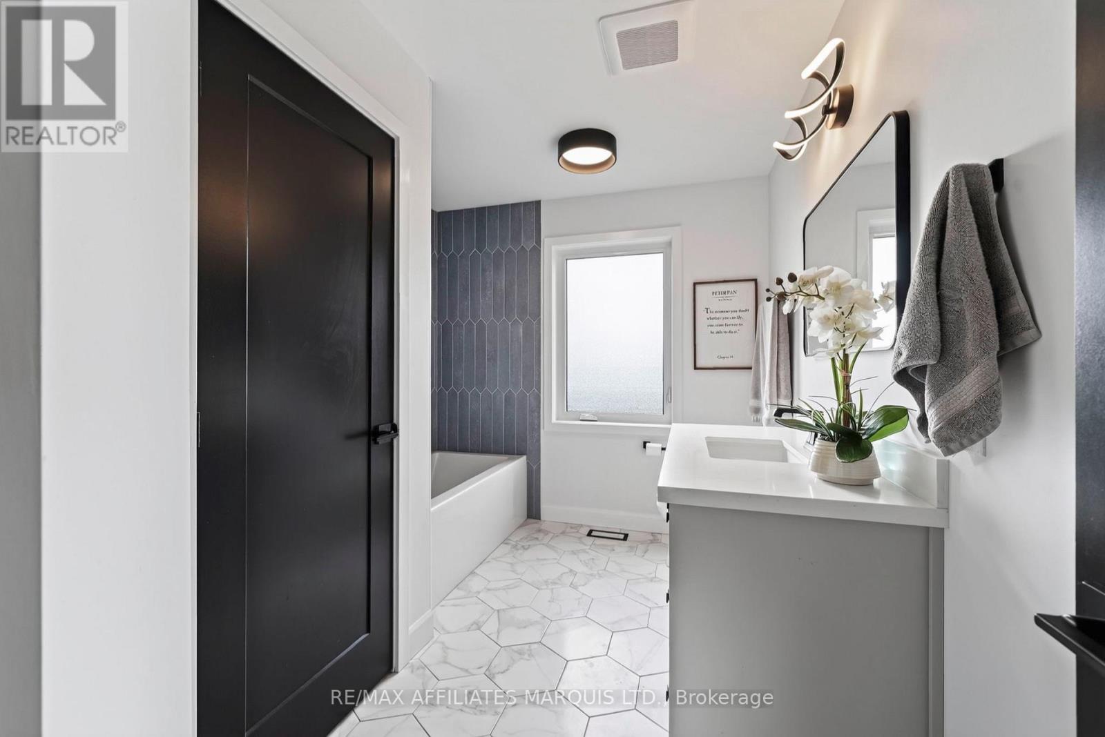 20314 Andrea Avenue — photo 28