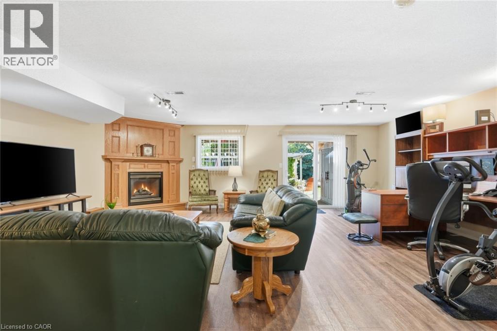 9 KINSMAN Court S - 12