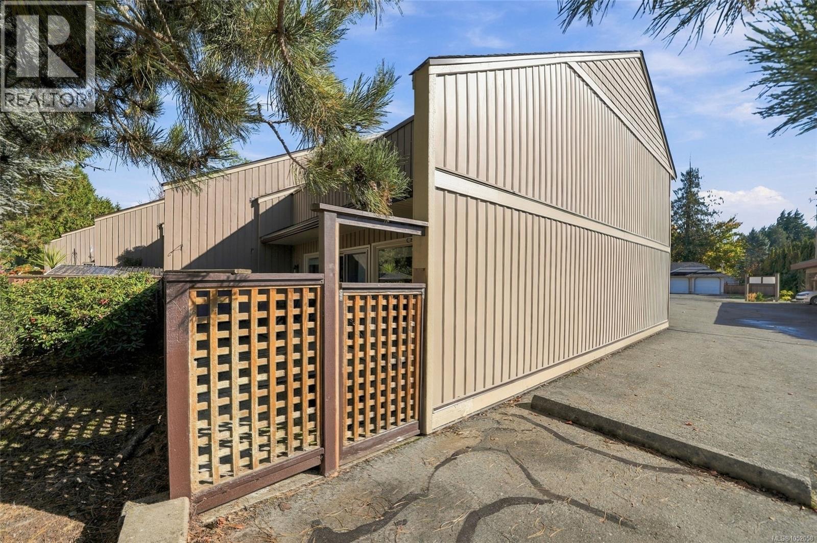 10 240 Higson Cres, Qualicum Beach - Image 1
