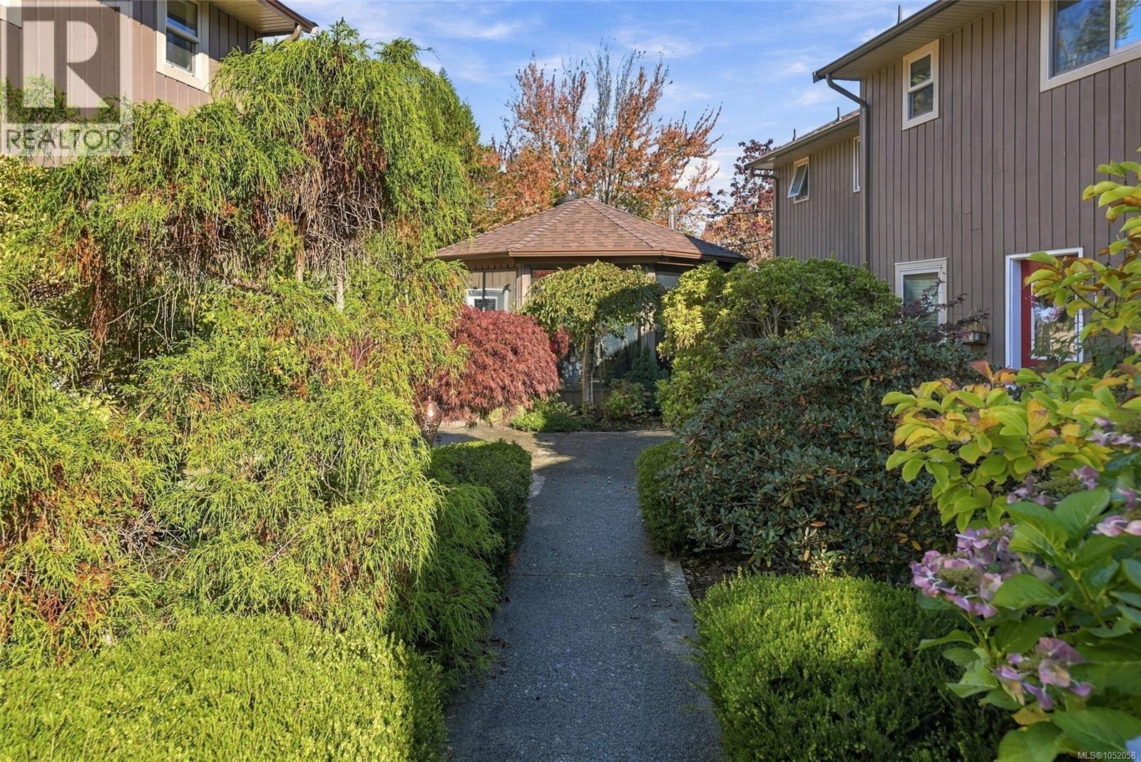 10 240 Higson Cres, Qualicum Beach - Image 1