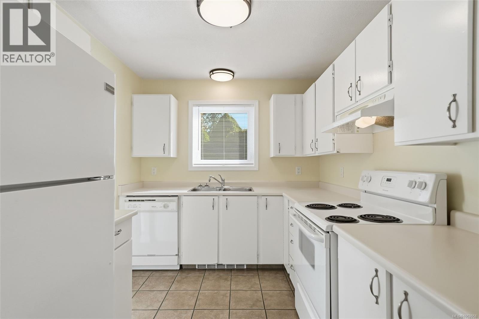 10 240 Higson Cres, Qualicum Beach - Image 1