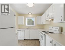 Kitchen - 10 240 Higson Cres, Qualicum Beach, BC V9K2B4 Photo 6