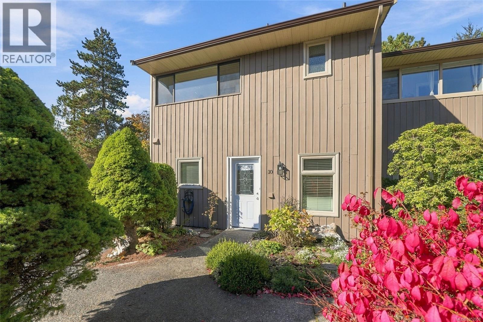 10 240 Higson Cres, Qualicum Beach - Image 1