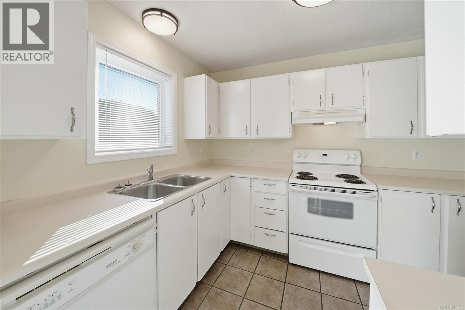 #10 240 Higson Cres - 8