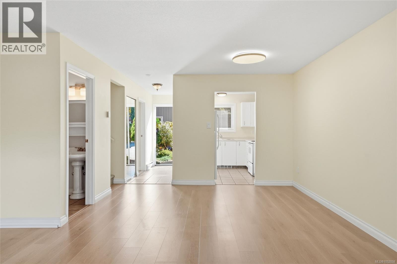 #10 240 Higson Cres - 13