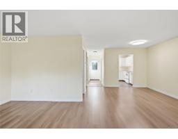 10 240 Higson Cres, Qualicum Beach, BC V9K2B4 Photo 12