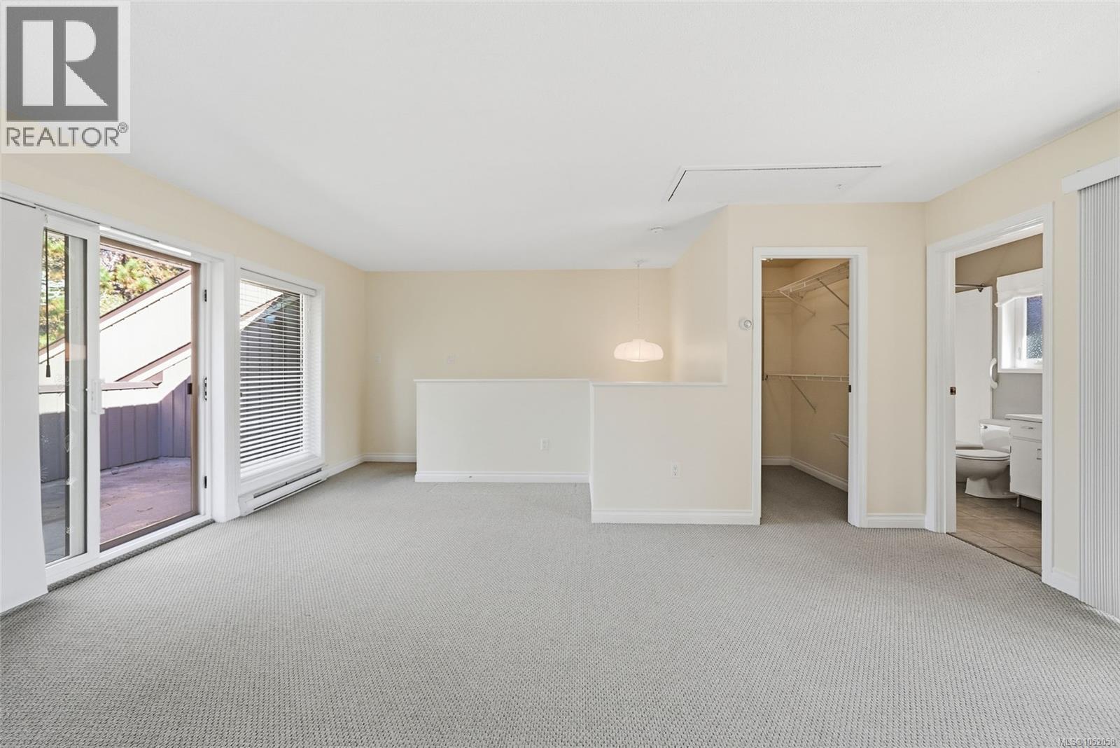 #10 240 Higson Cres - 32