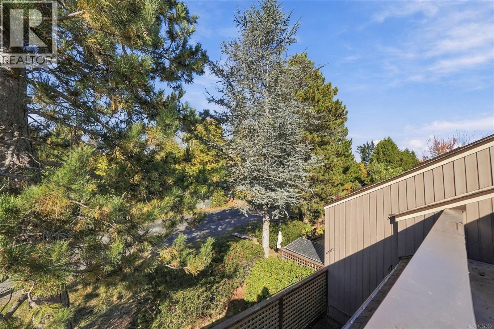 #10 240 Higson Cres - 47