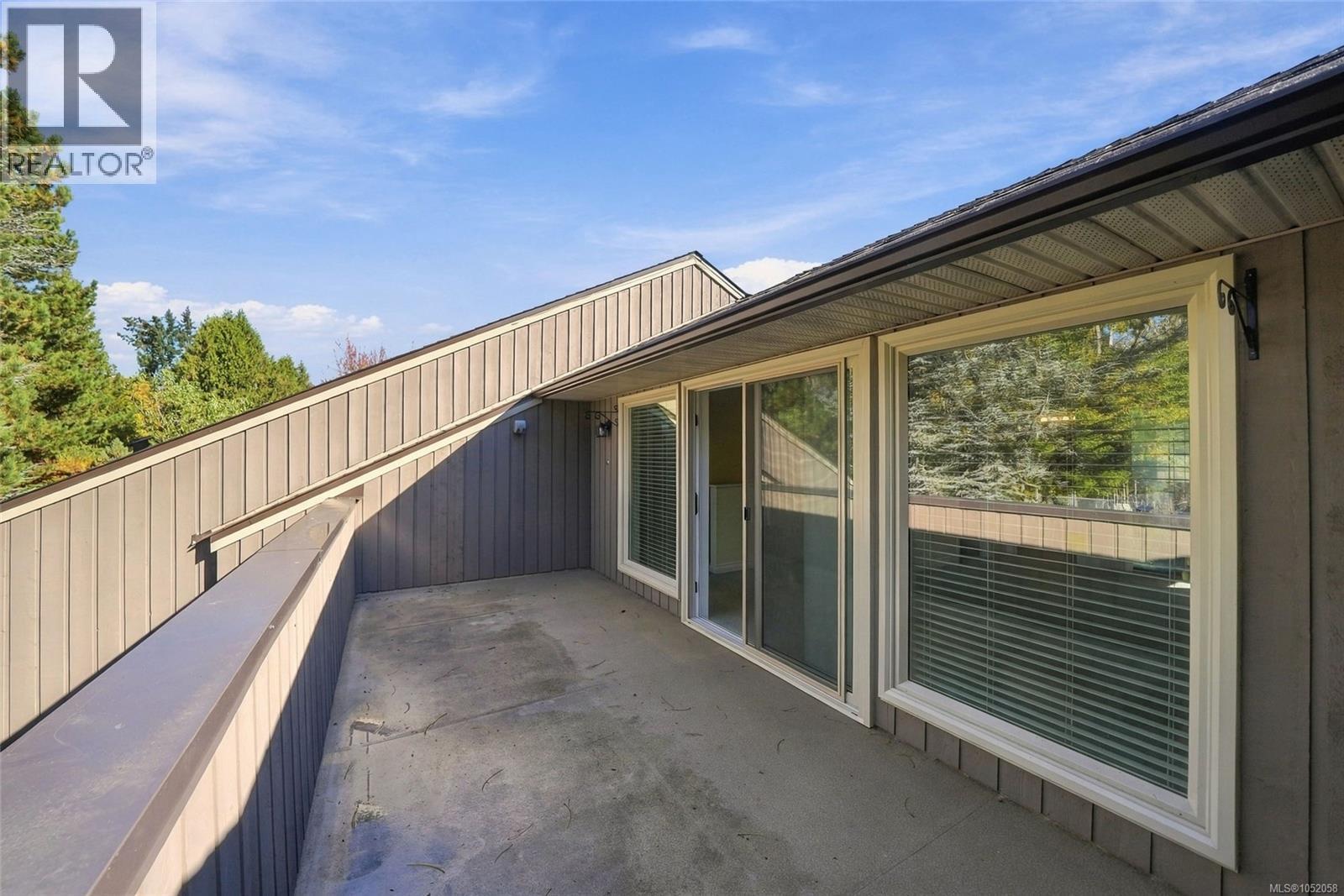 #10 240 Higson Cres - 46