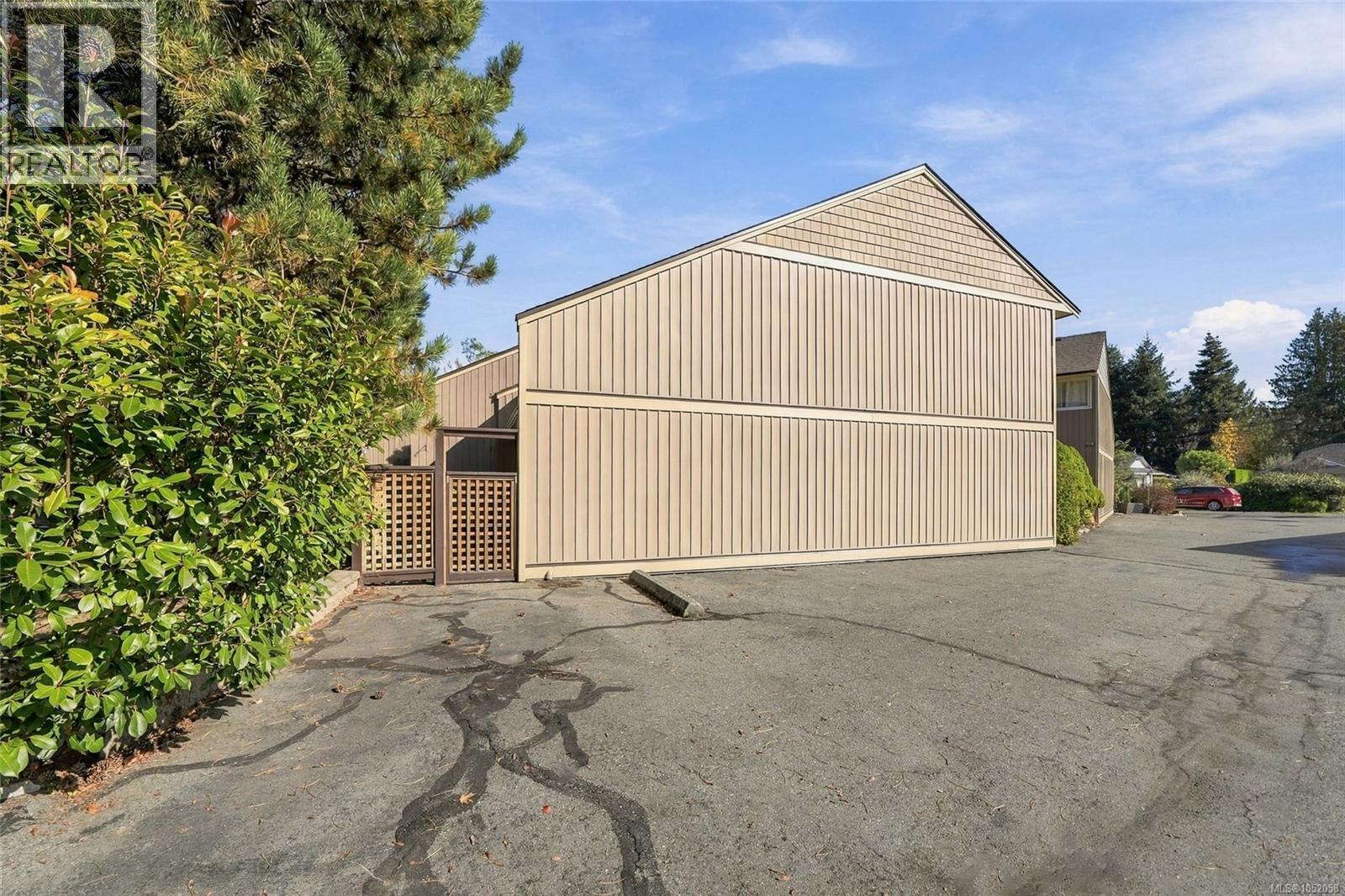 10 240 Higson Cres, Qualicum Beach - Image 1