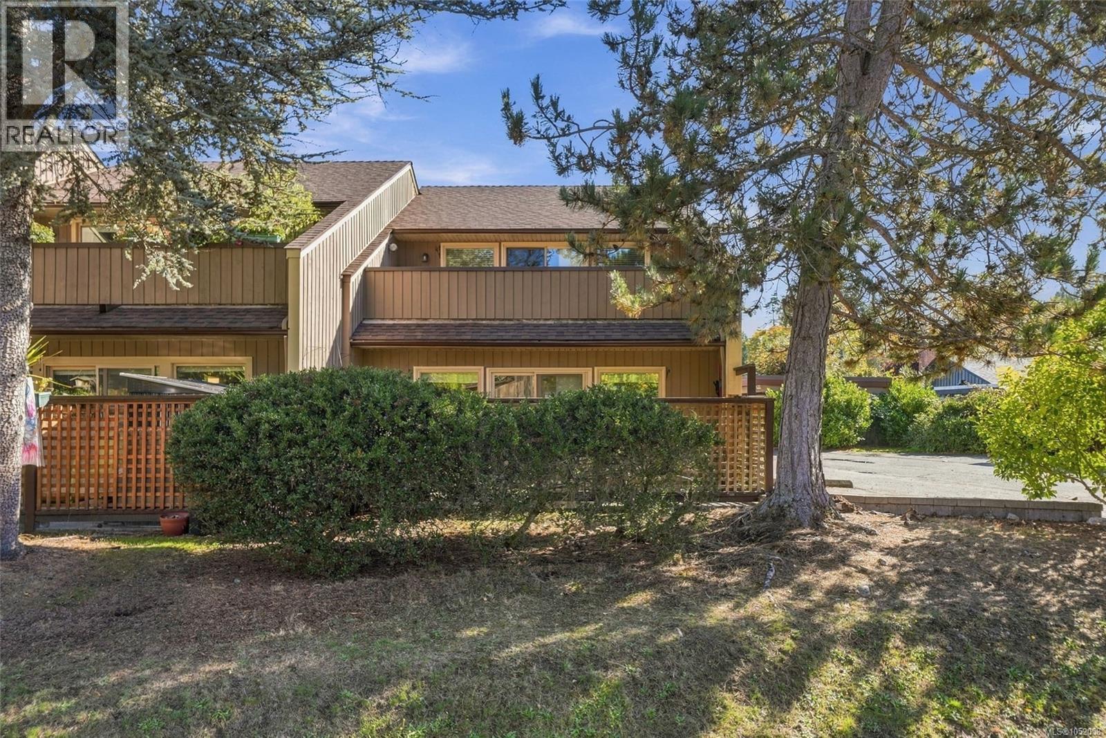 10 240 Higson Cres, Qualicum Beach - Image 1