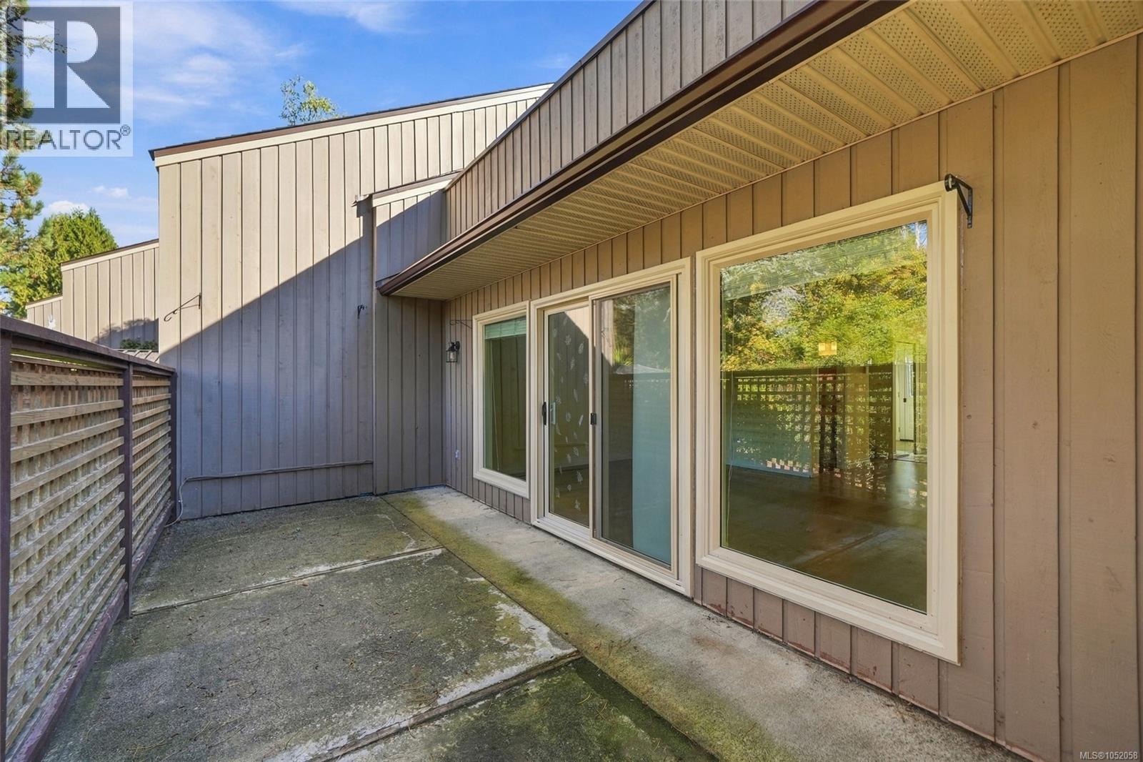 #10 240 Higson Cres - 43