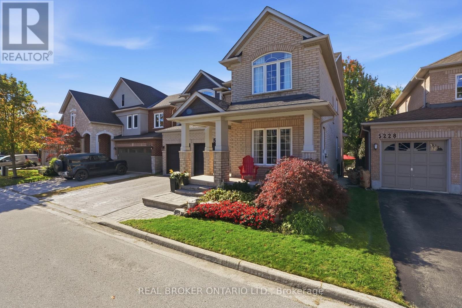 5230 Rome Crescent, Burlington, ON photo 3