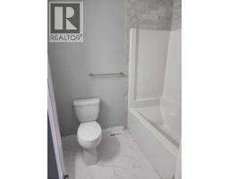 969 2 Street Se, Medicine Hat, AB T1A5K6 Photo 9