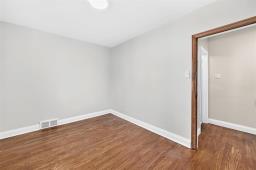 458 Sinclair Street, Winnipeg, MB R2X1Y1 Photo 13