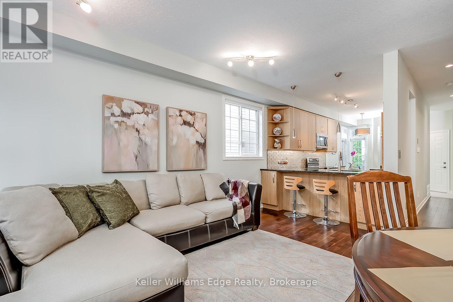 46 Sunnycroft Court West — photo 16