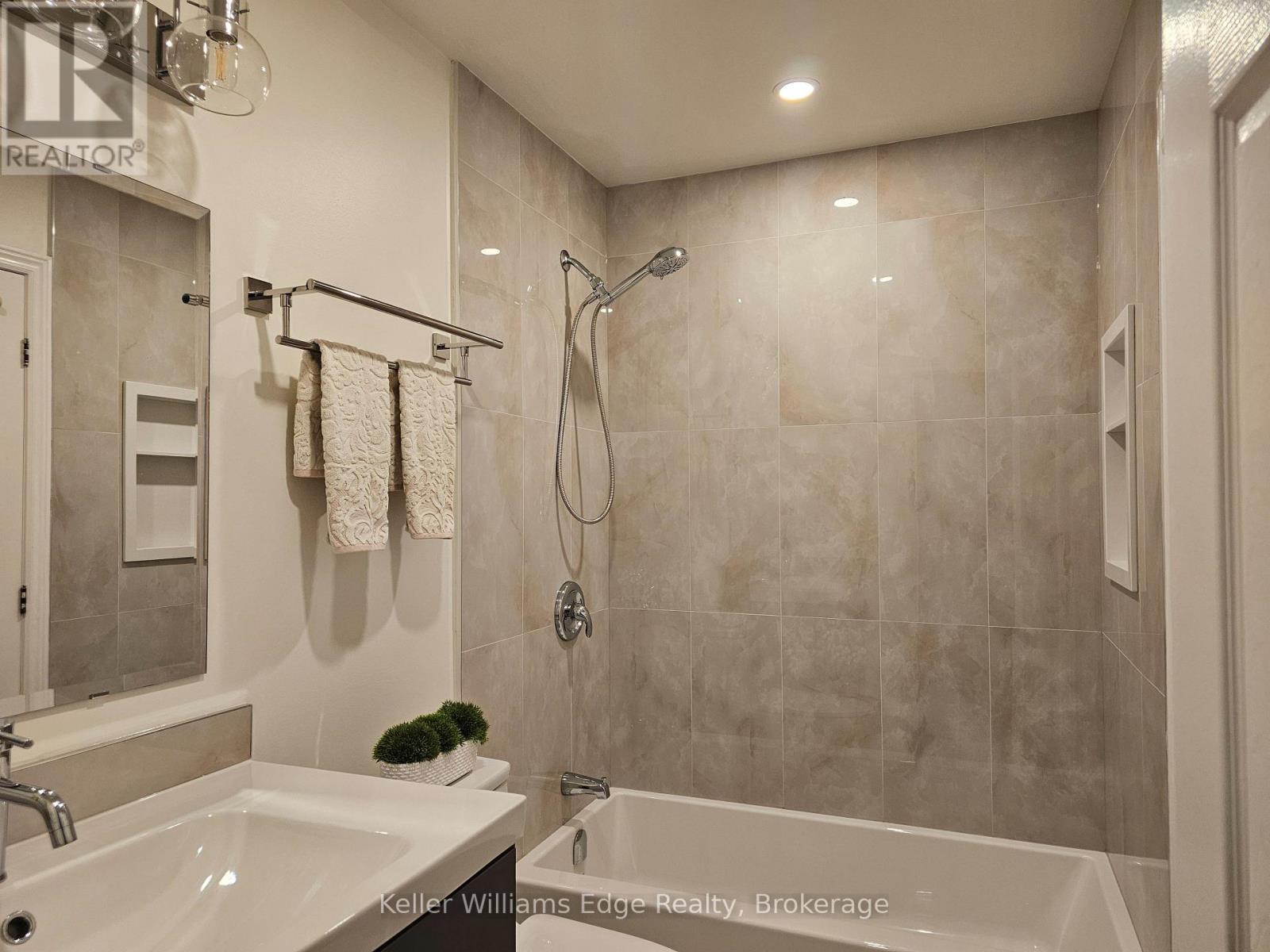 46 Sunnycroft Court West — photo 38