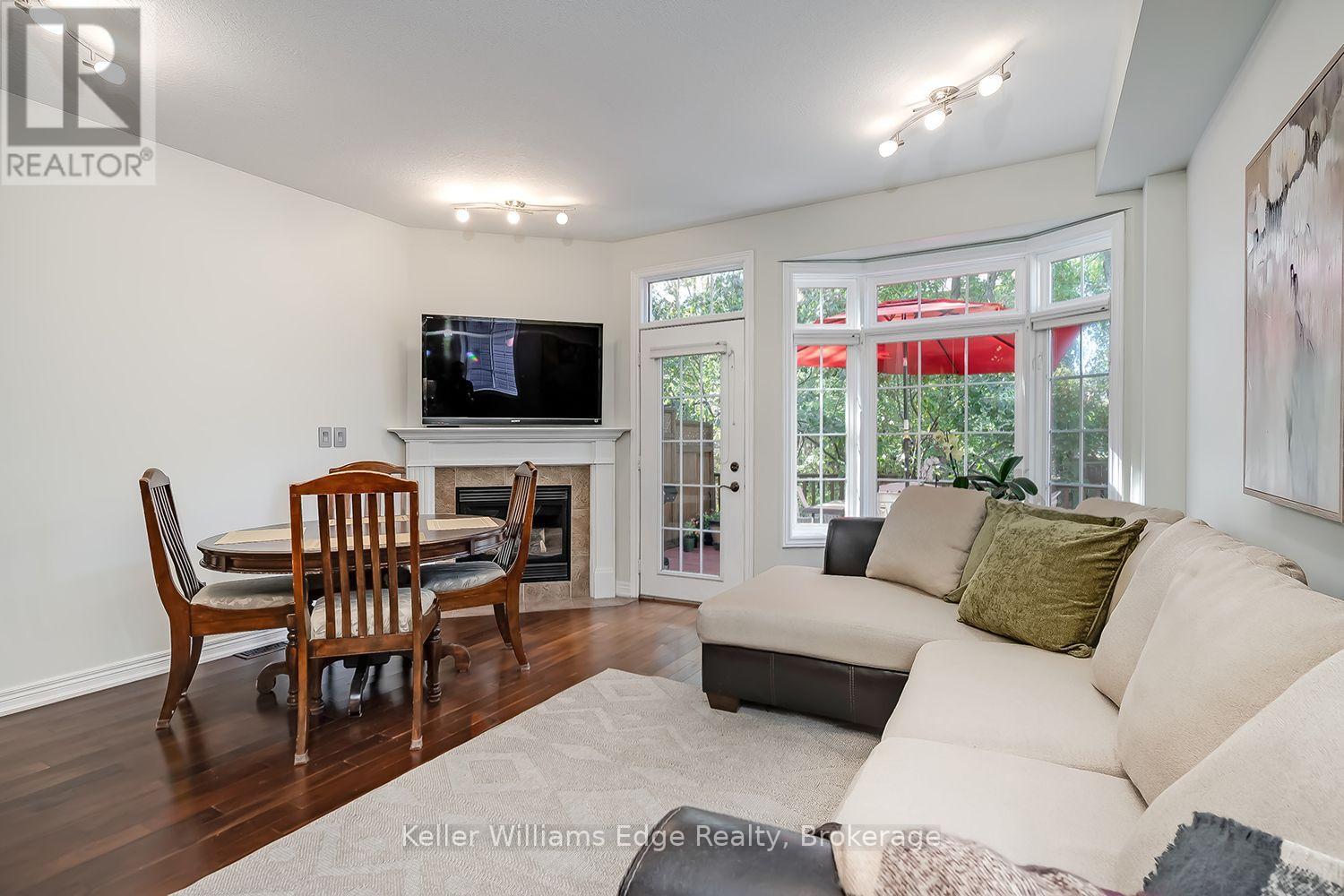 46 Sunnycroft Court West — photo 14