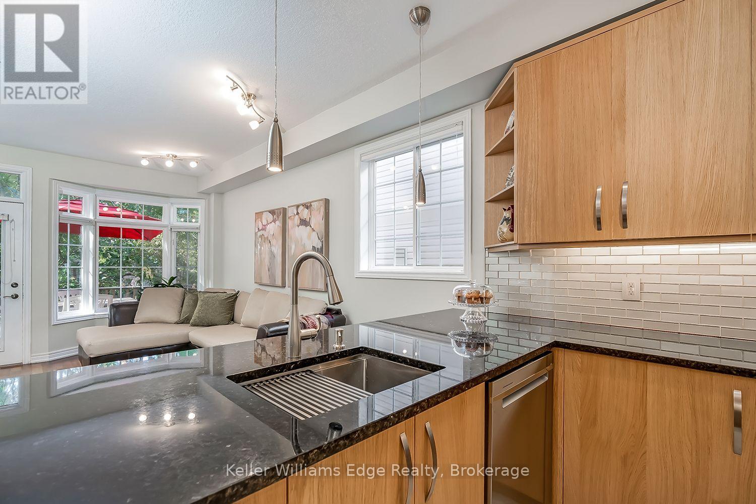 46 Sunnycroft Court West — photo 22