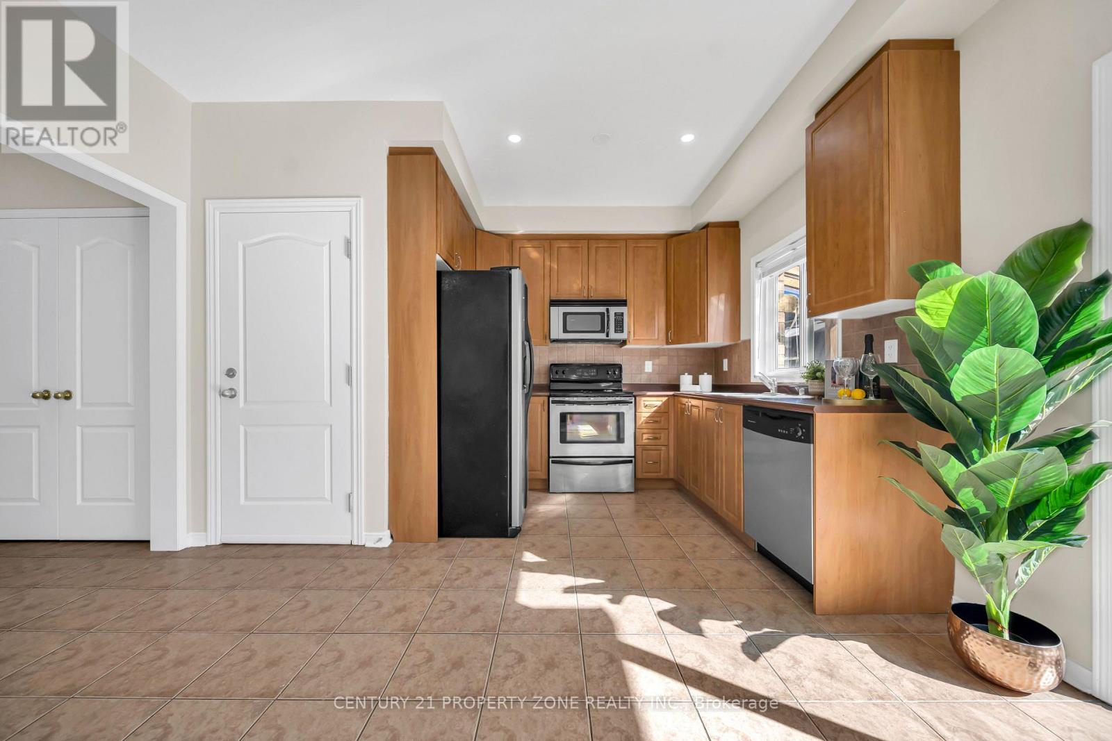5 Senwood Street, Brampton, ON photo 13