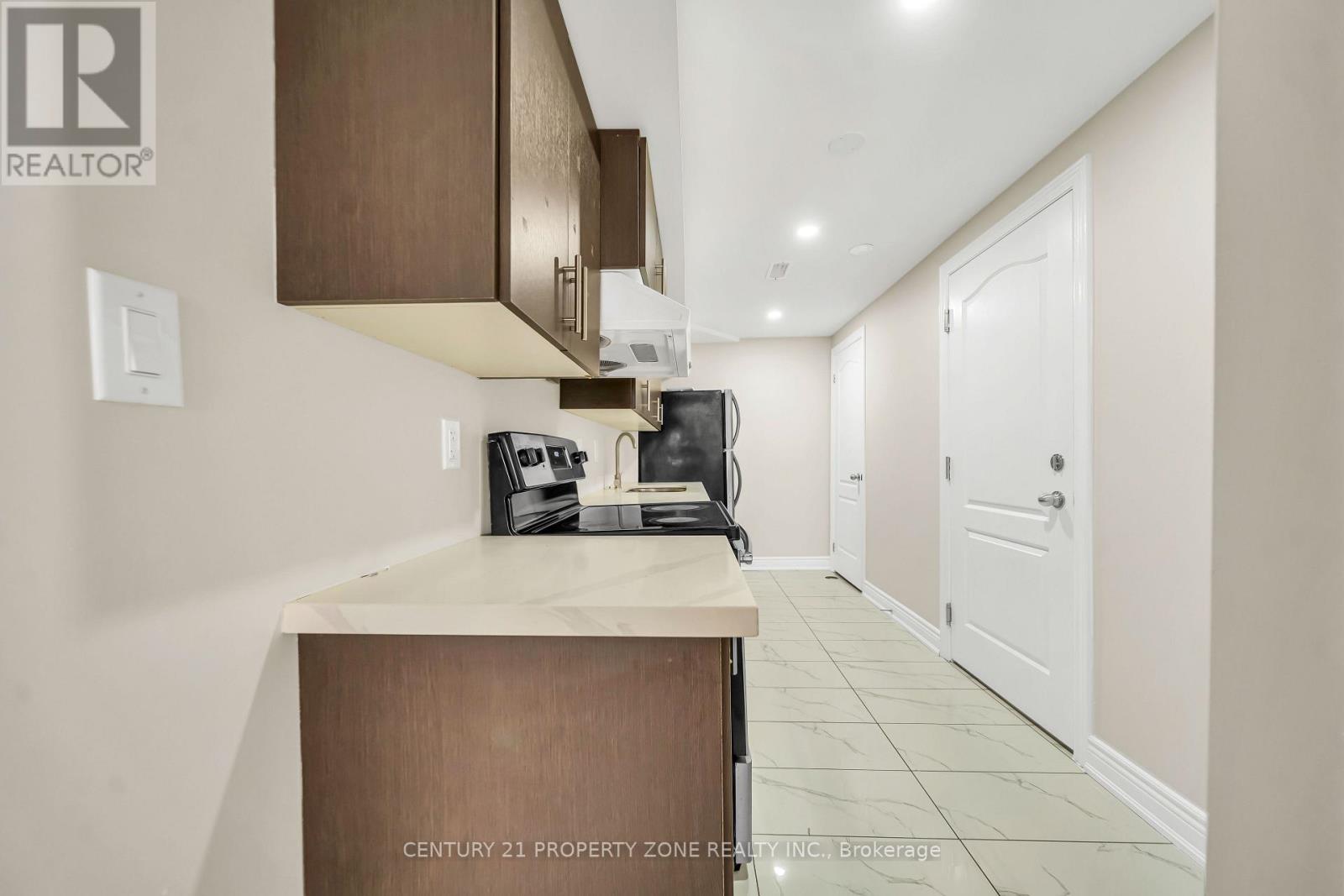 5 Senwood Street, Brampton, ON photo 32