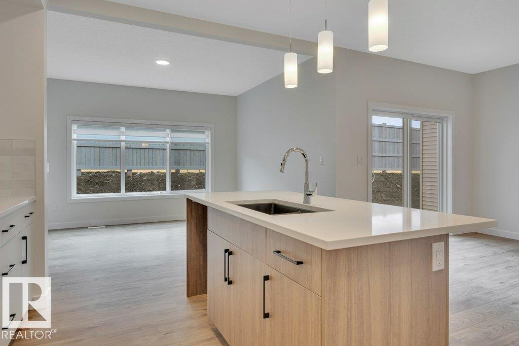 690 Bank Drive, photo 13