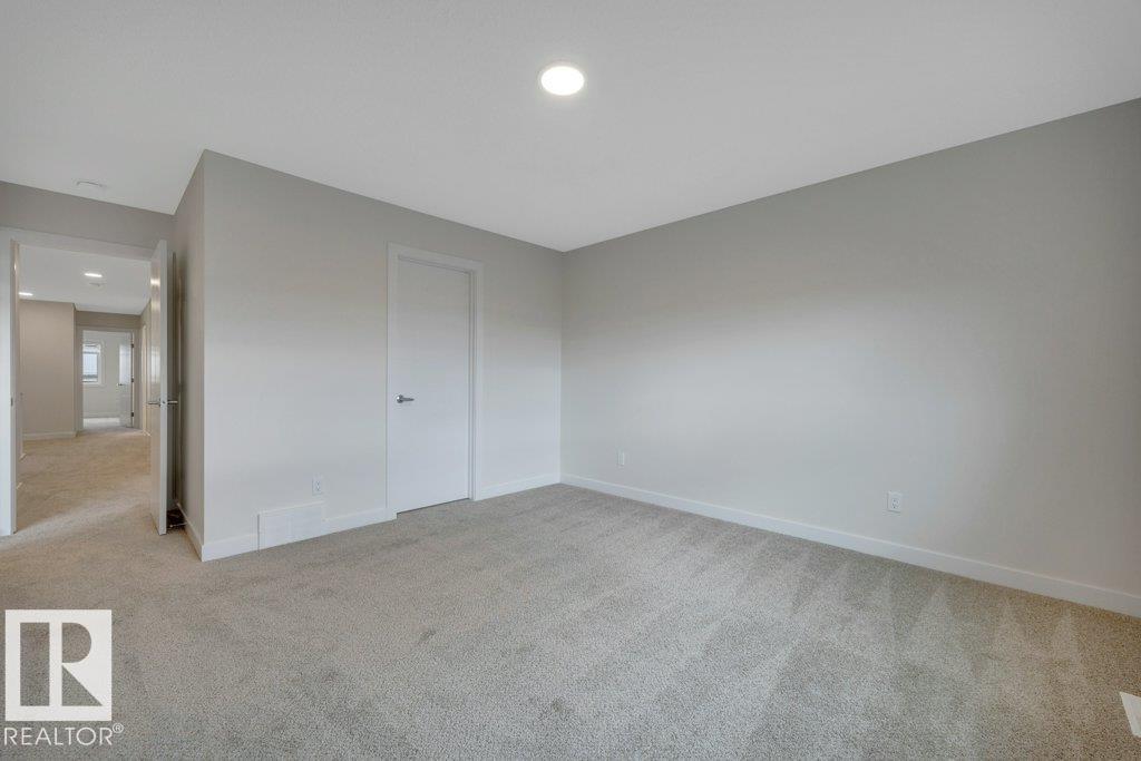 690 Bank Drive, photo 39