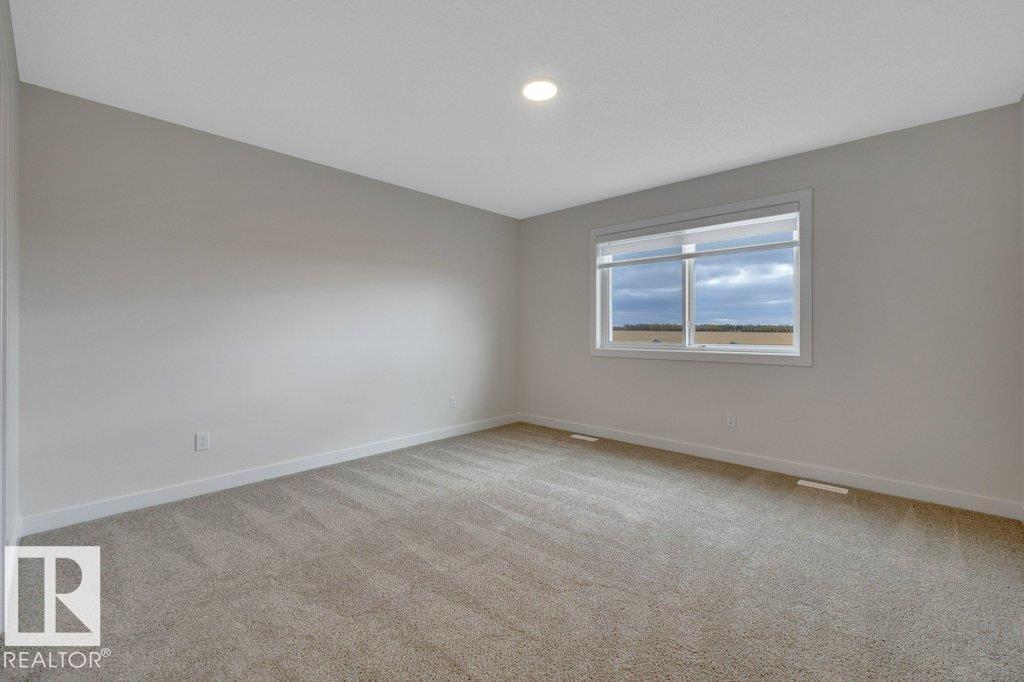 690 Bank Drive, photo 38