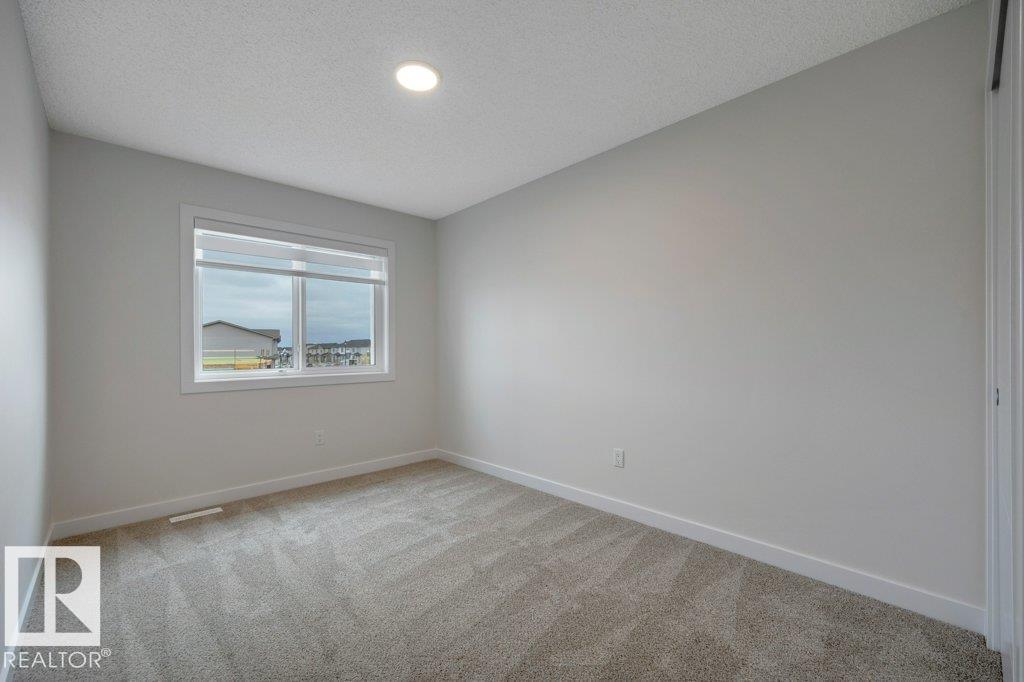 690 Bank Drive, photo 45