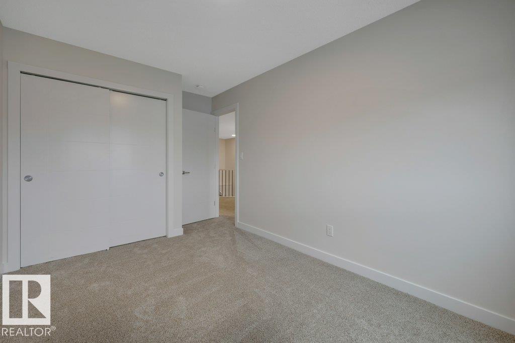 690 Bank Drive, photo 46